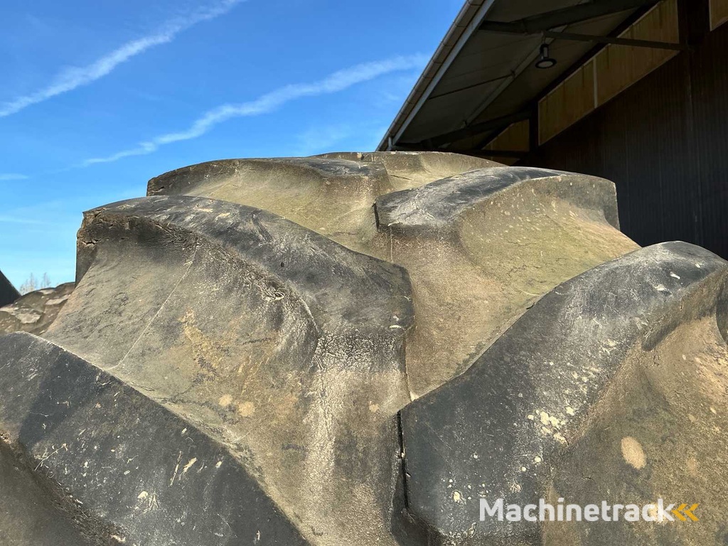 Trelleborg TM900 710/75R42 Band, wiel en velg