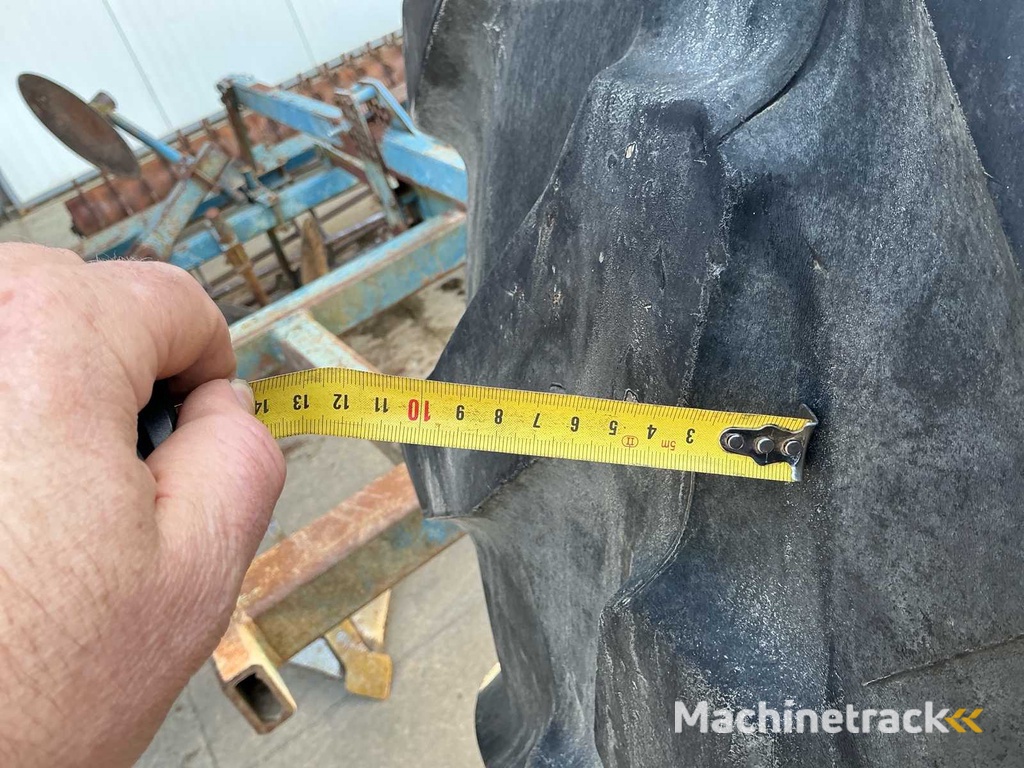 Trelleborg TM900 710/75R42 Band, wiel en velg