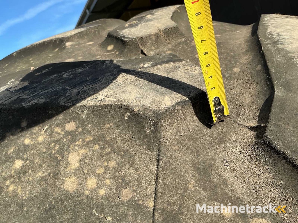 Trelleborg TM900 710/75R42 Band, wiel en velg