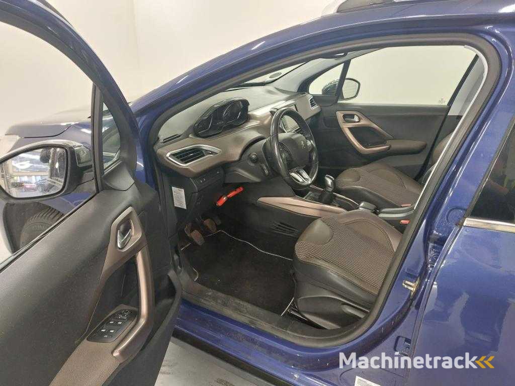 Peugeot 2008 1.2 VTi Allure, ; 7-KJV-39