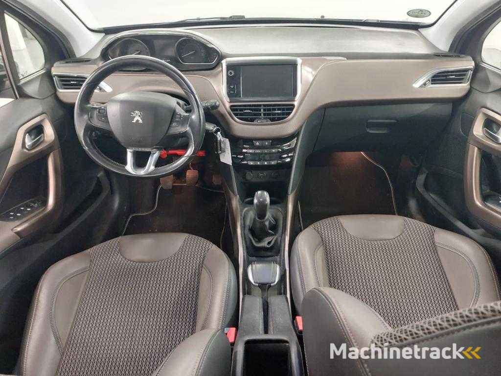 Peugeot 2008 1.2 VTi Allure, ; 7-KJV-39