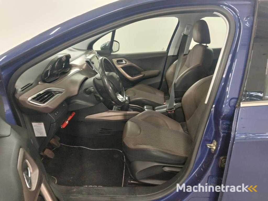 Peugeot 2008 1.2 VTi Allure, ; 7-KJV-39