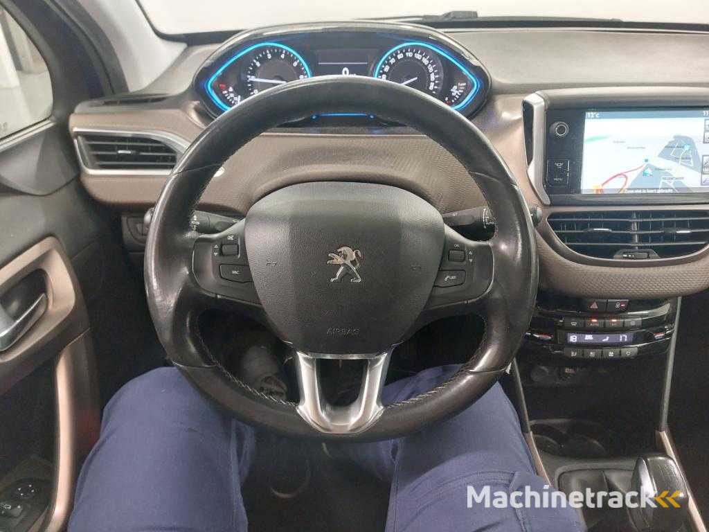 Peugeot 2008 1.2 VTi Allure, ; 7-KJV-39