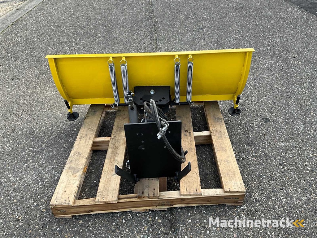 Snow plow hydraulically operated