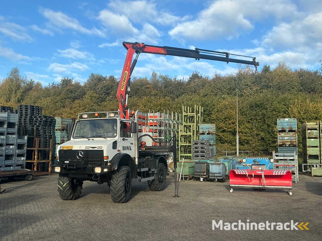 Mercedes-benz Unimog U2150L aus dem Baujahr 2002 mit Palfinger PK 9501 Kran und Hubarbeitsbühne