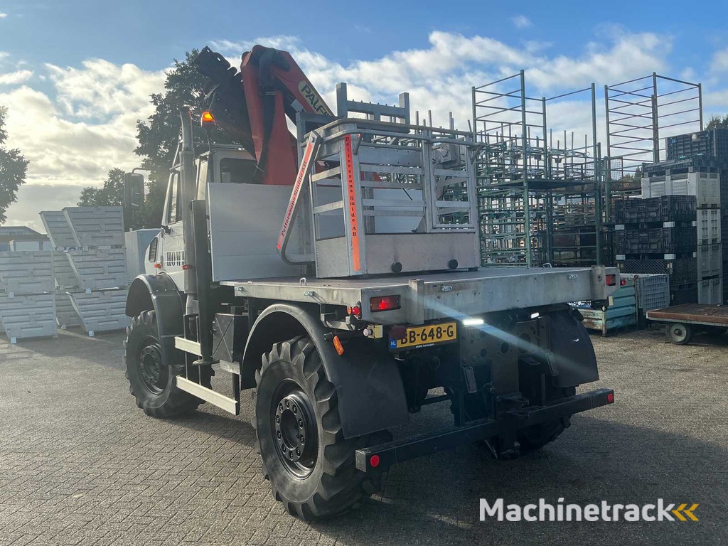 Mercedes-benz Unimog U2150L aus dem Baujahr 2002 mit Palfinger PK 9501 Kran und Hubarbeitsbühne
