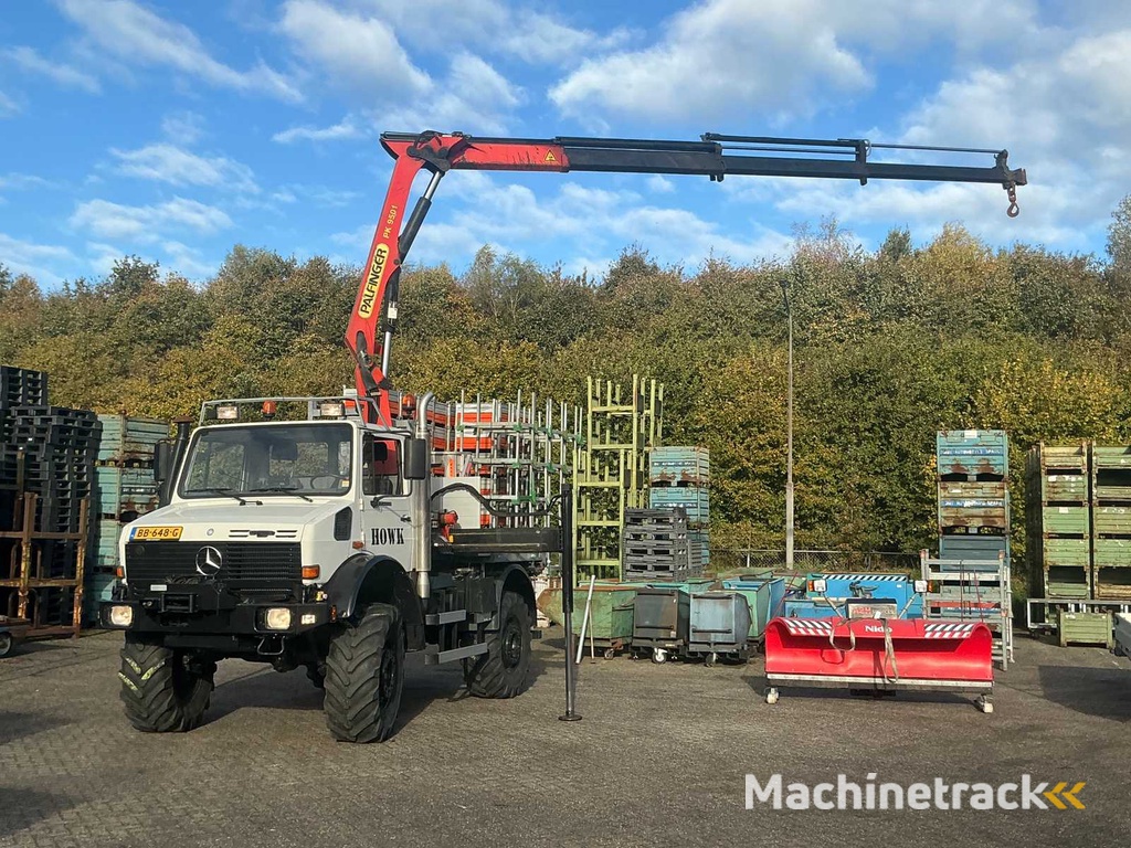 Mercedes-benz Unimog U2150L aus dem Baujahr 2002 mit Palfinger PK 9501 Kran und Hubarbeitsbühne