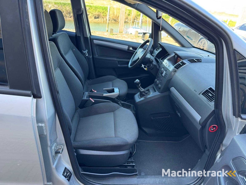 Opel Zafira 1.8 Business 7 Personen 00-LPP-1