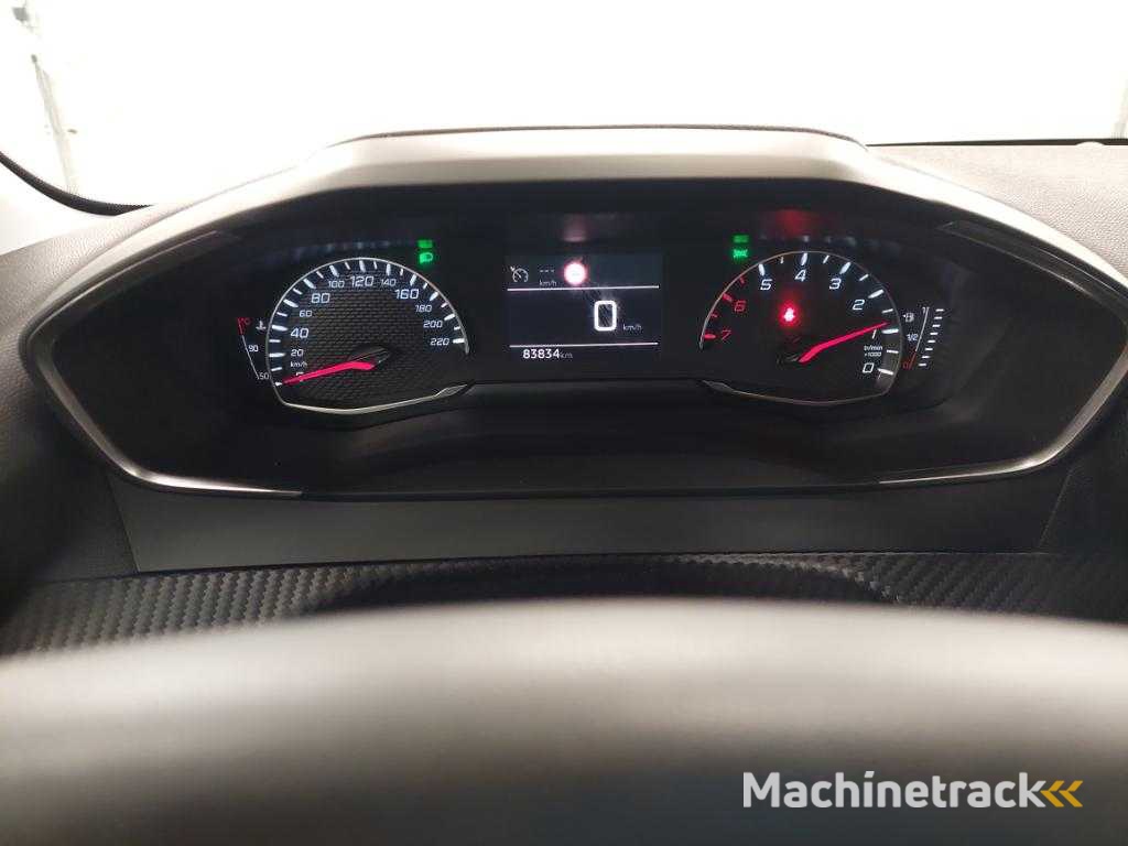 Peugeot 208 1.2 PT Active Pack , ; S-740-FP