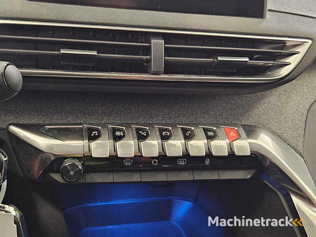 Peugeot 3008 1.2 PureTech Active , ; L-571-LK