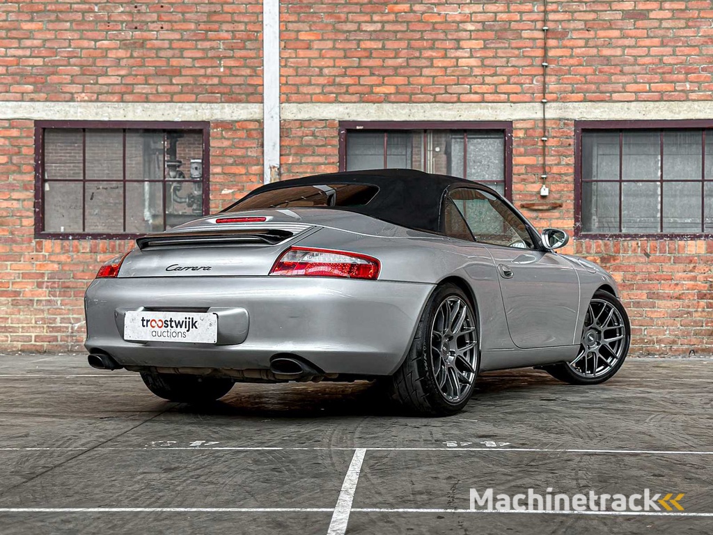 Porsche 911 Cabriolet Carrera 3.6 996 320p 2003 Youngtimer HANDGESCHAKELD