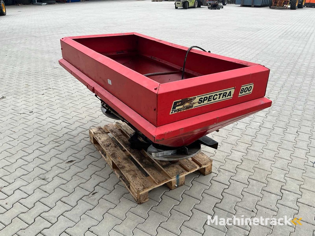 PZ Zweegers Spectra 800 Kunstmeststrooier