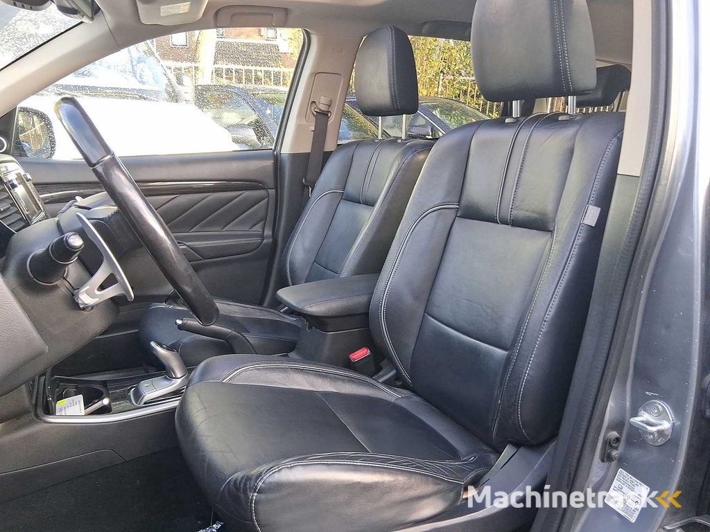 Mitsubishi Outlander 2.0 PHEV Instyle+ 2016 | KG-069-S
