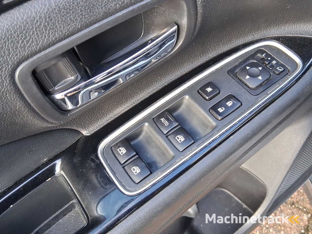 Mitsubishi Outlander 2.0 PHEV Instyle+ 2016 | KG-069-S