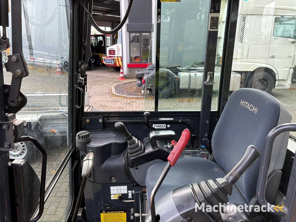 Hitachi - ZX17U-2 - Minigraafmachine incl. Aanhanger