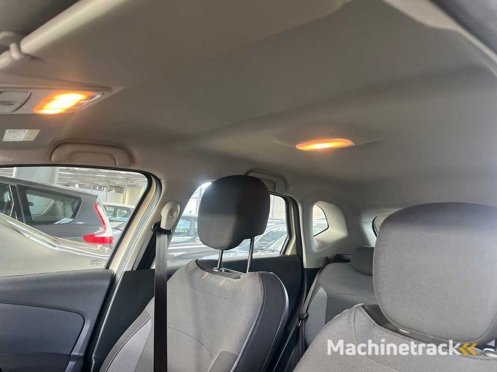 Renault Captur 0.9 TCe Dynamique; 8-TBT-90