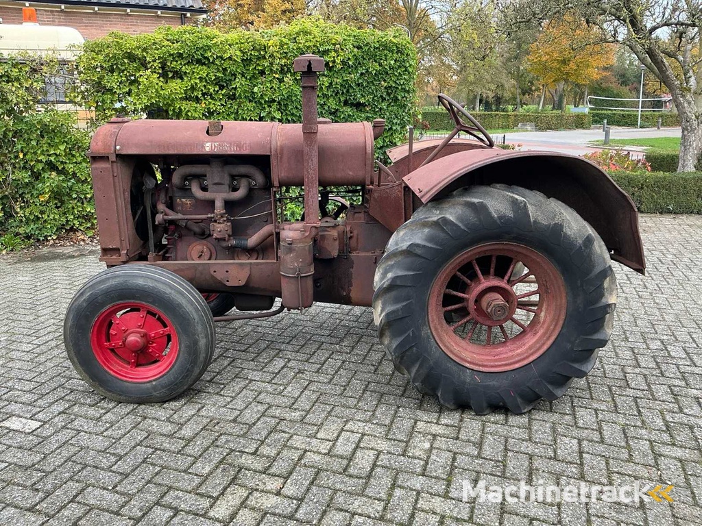 McCormick Deering W30 Oldtimer tractor