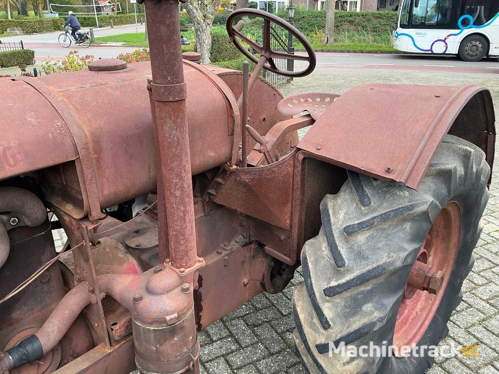 McCormick Deering W30 Oldtimer tractor