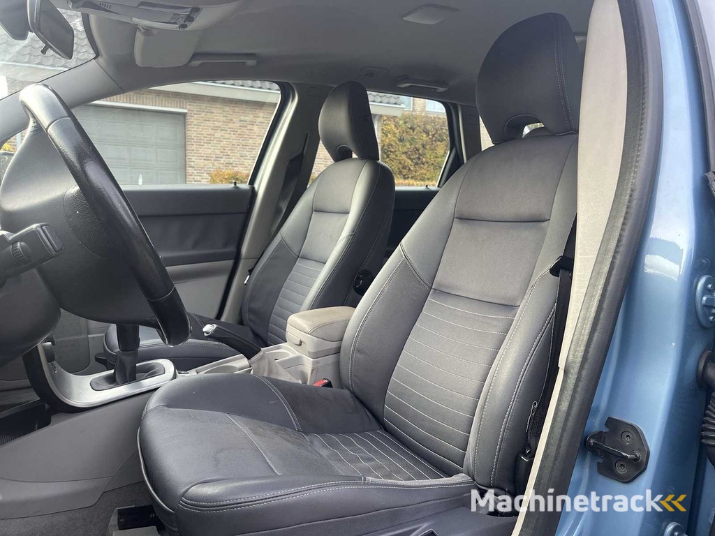 Volvo V50 2.4 2004 | H-185-NK