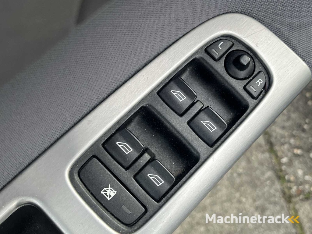 Volvo V50 2.4 2004 | H-185-NK