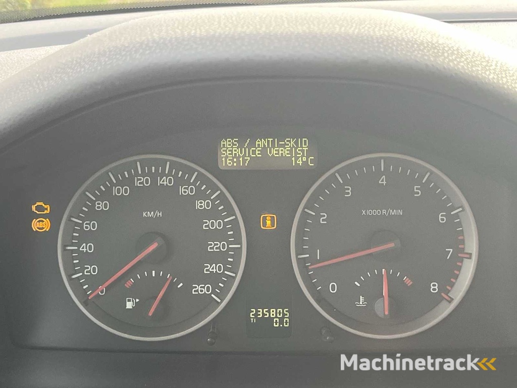 Volvo V50 2.4 2004 | H-185-NK