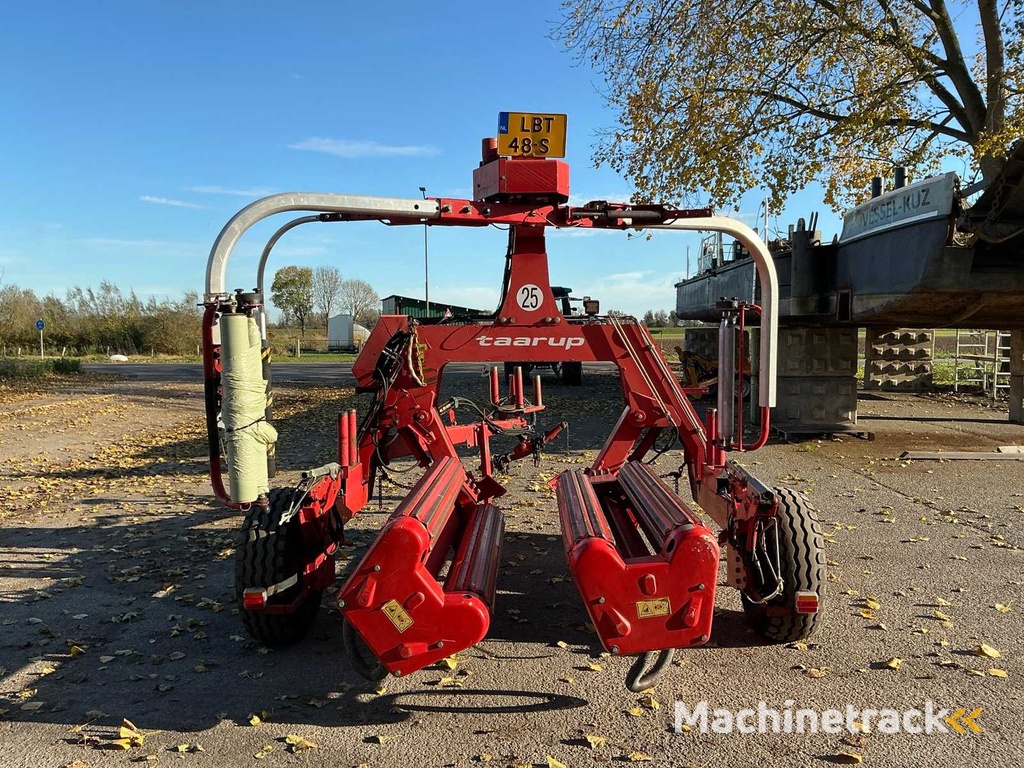 2003 Kverneland Taarup 7664 Balenwikkelaar