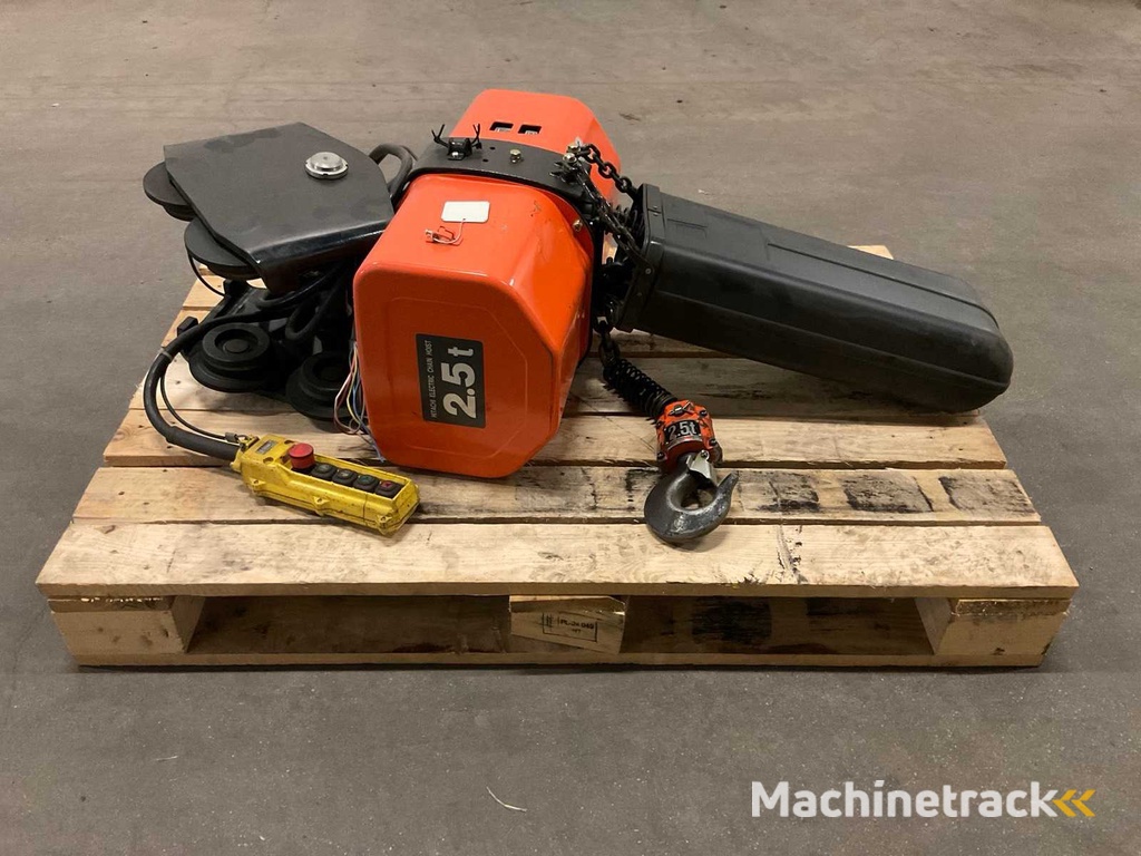 2020 Hitachi 2.5FN Kettenzug