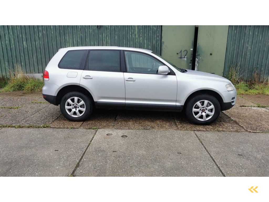 Volkswagen Touareg 3.2 V6 Automaat, 37-RZ-FL