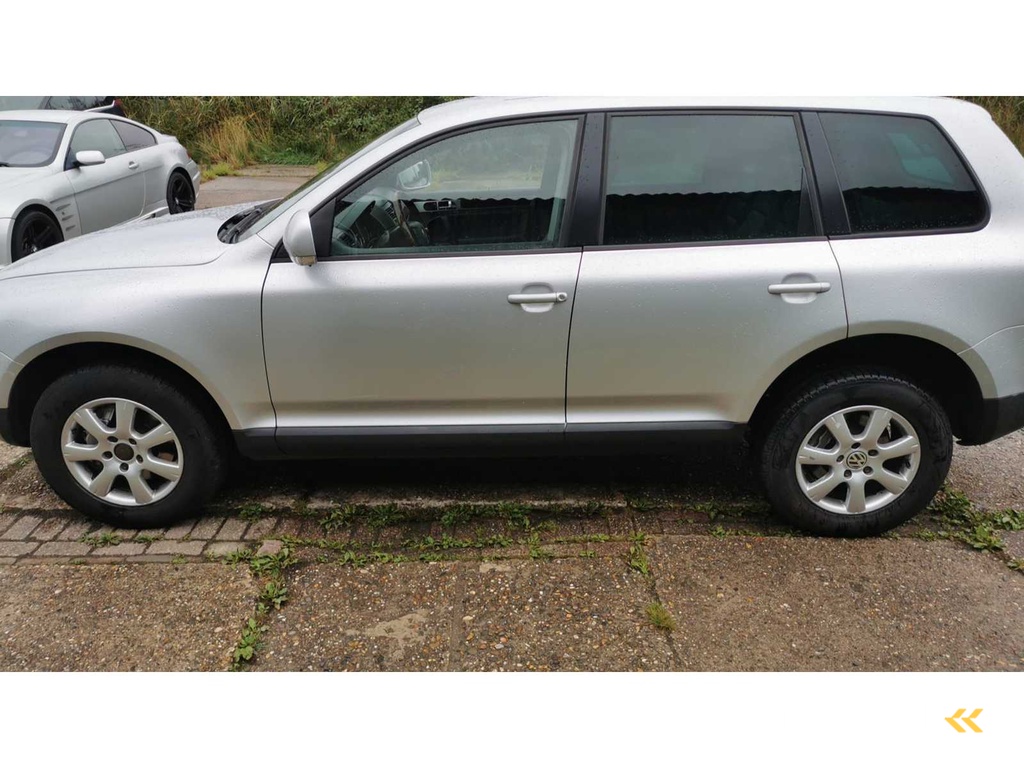 Volkswagen Touareg 3.2 V6 Automaat, 37-RZ-FL