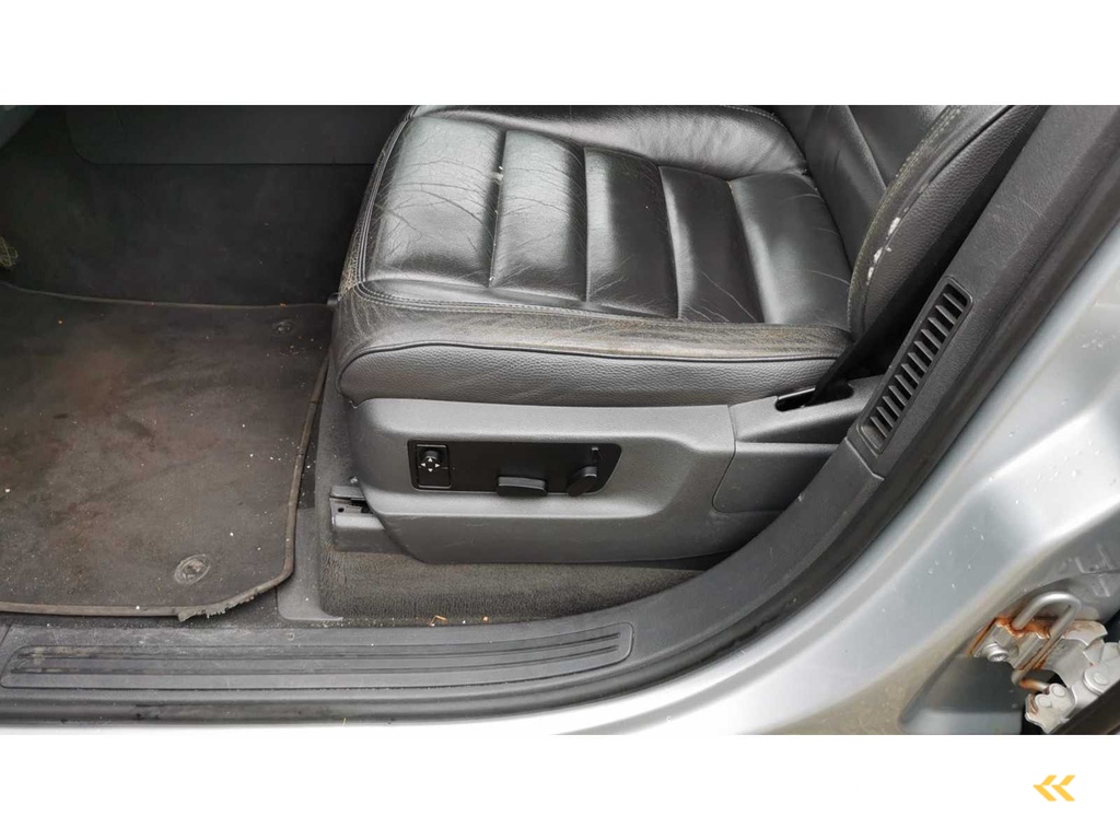 Volkswagen Touareg 3.2 V6 Automaat, 37-RZ-FL