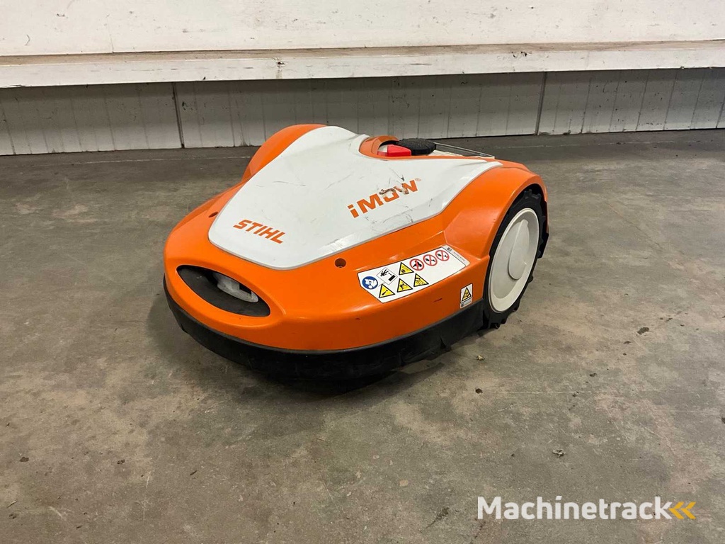 2021 Stihl RMI 632 P imow Robotmaaier met laadstation