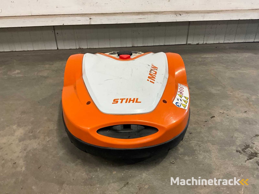 2021 Stihl RMI 632 P imow Robotmaaier met laadstation