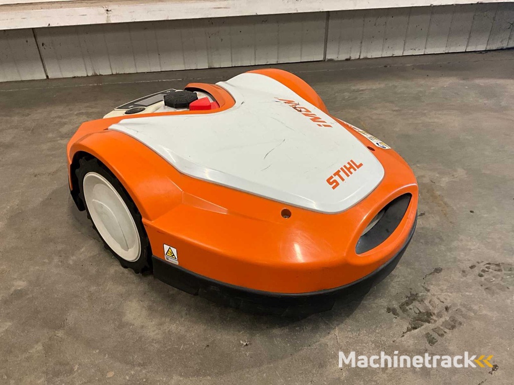 2021 Stihl RMI 632 P imow Robotmaaier met laadstation