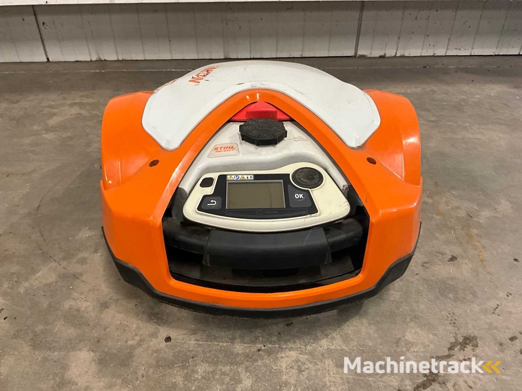 2021 Stihl RMI 632 P imow Robotmaaier met laadstation