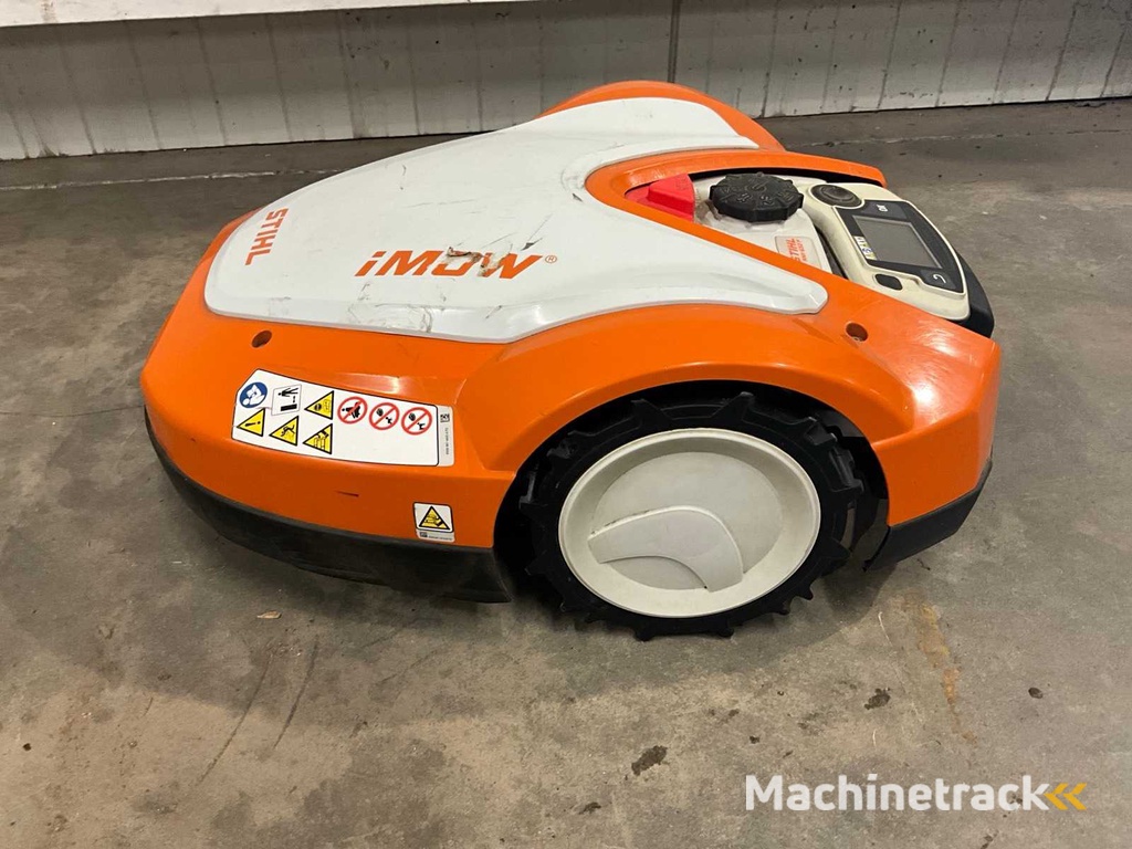 2021 Stihl RMI 632 P imow Robotmaaier met laadstation