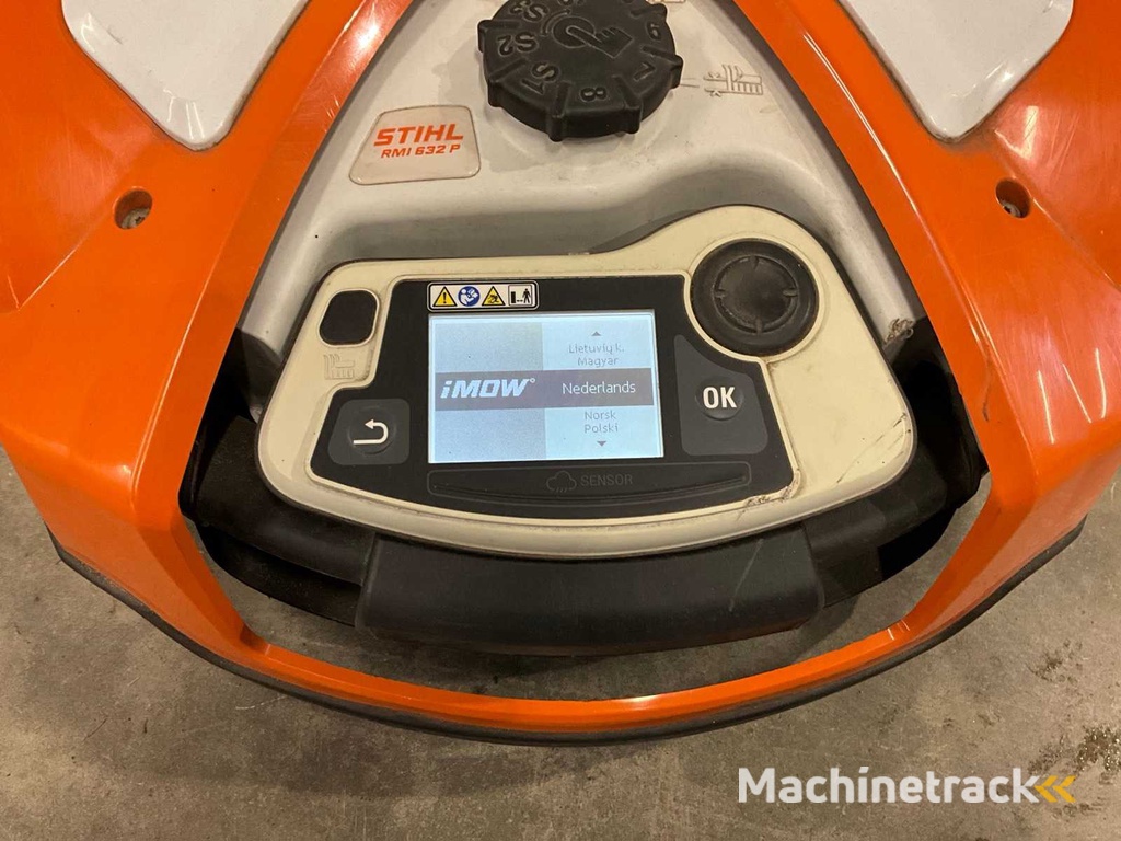 2021 Stihl RMI 632 P imow Robotmaaier met laadstation