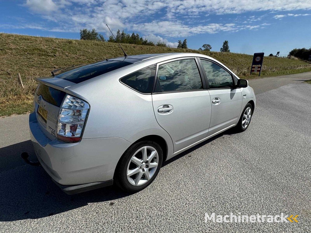 Toyota  Prius  1.5 VVT-i Tech Ed. 82-HXT-1