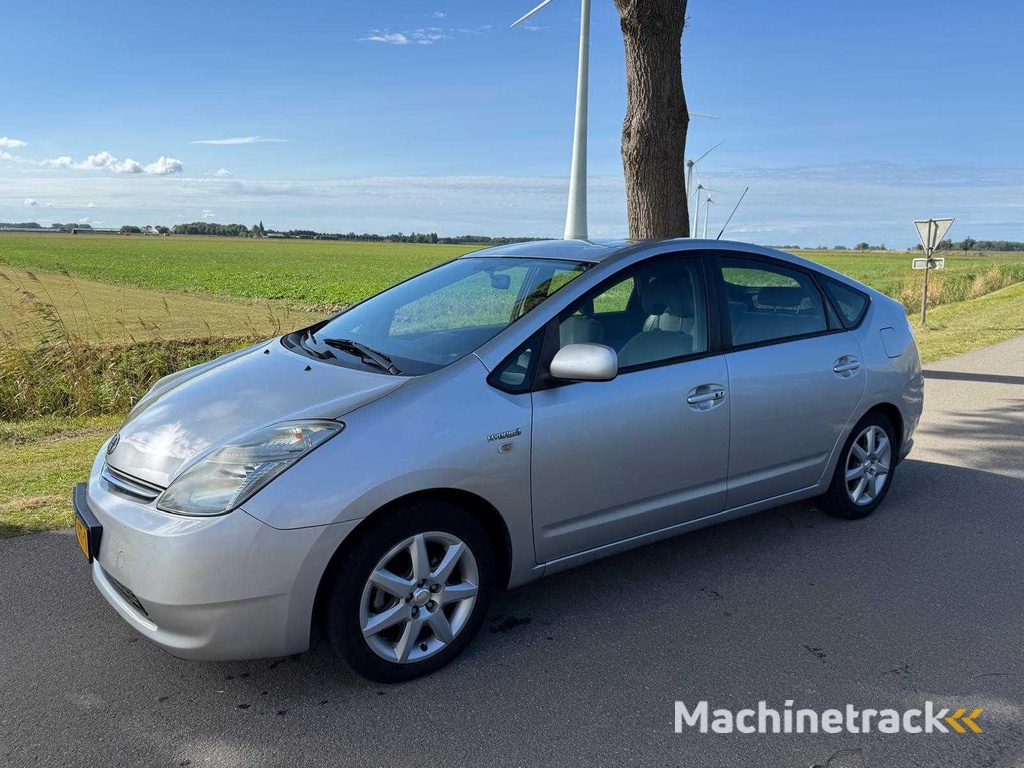 Toyota  Prius  1.5 VVT-i Tech Ed. 82-HXT-1