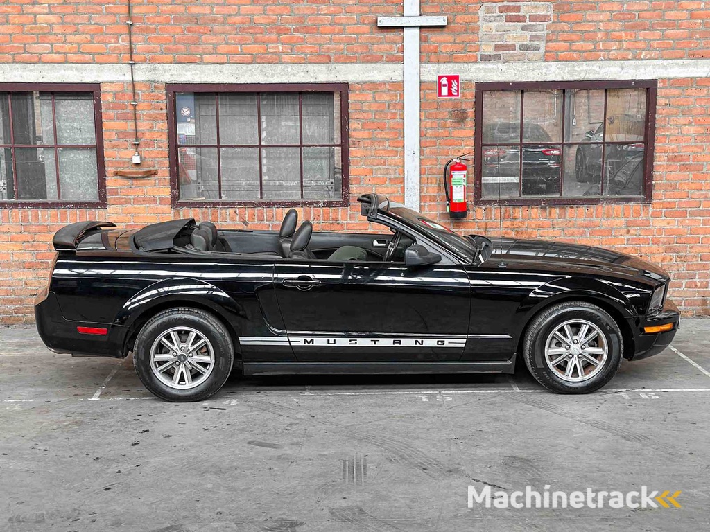 Ford Mustang Cabriolet 4.0 V6 214pk 2005