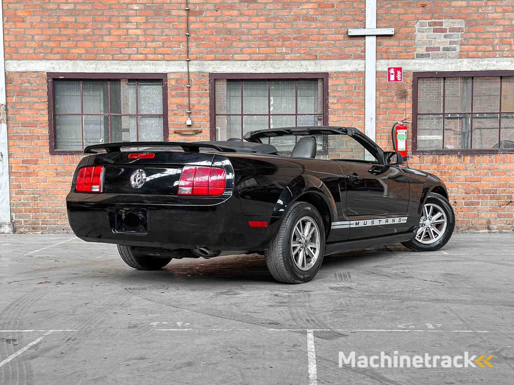 Ford Mustang Cabriolet 4.0 V6 214pk 2005