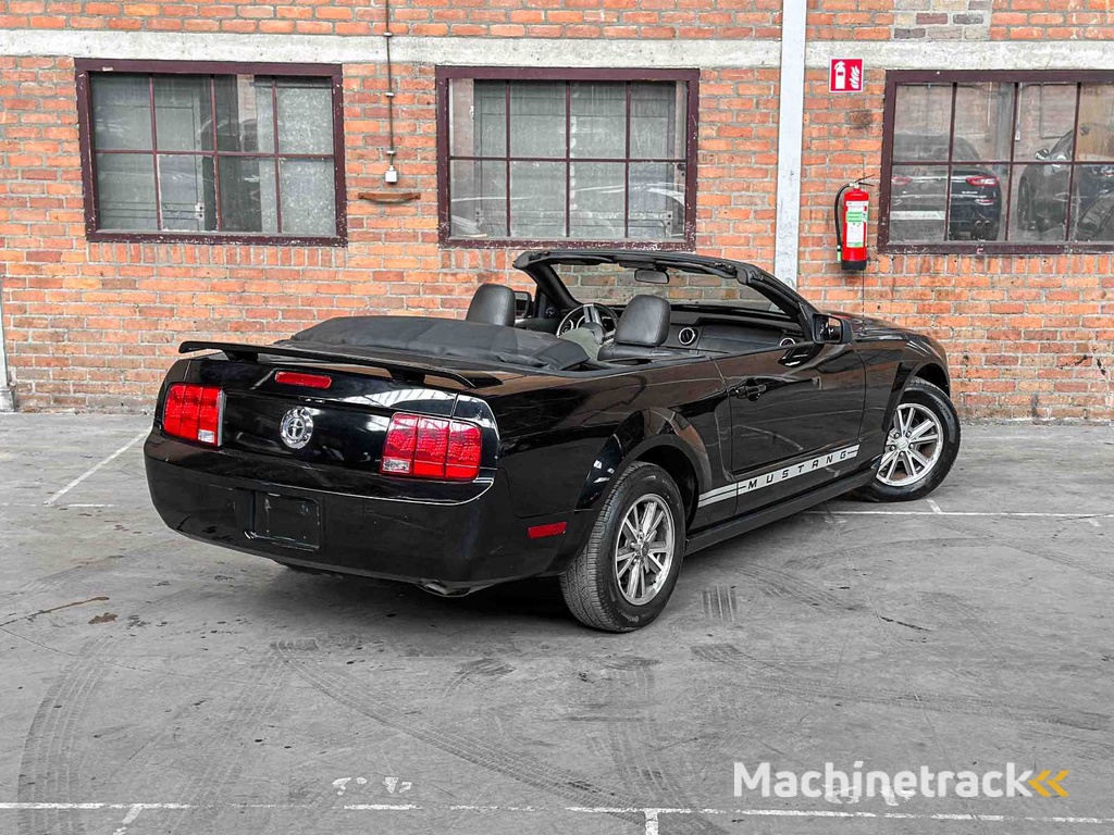 Ford Mustang Cabriolet 4.0 V6 214pk 2005