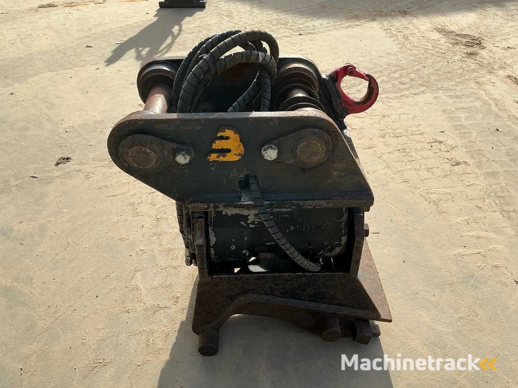 Beco KSW1H Takeuchi TB285 Tiltpiece