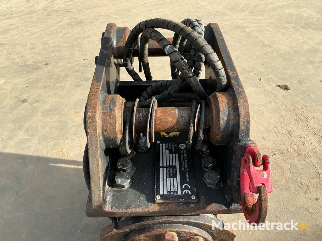 Beco KSW1H Takeuchi TB285 Tiltpiece