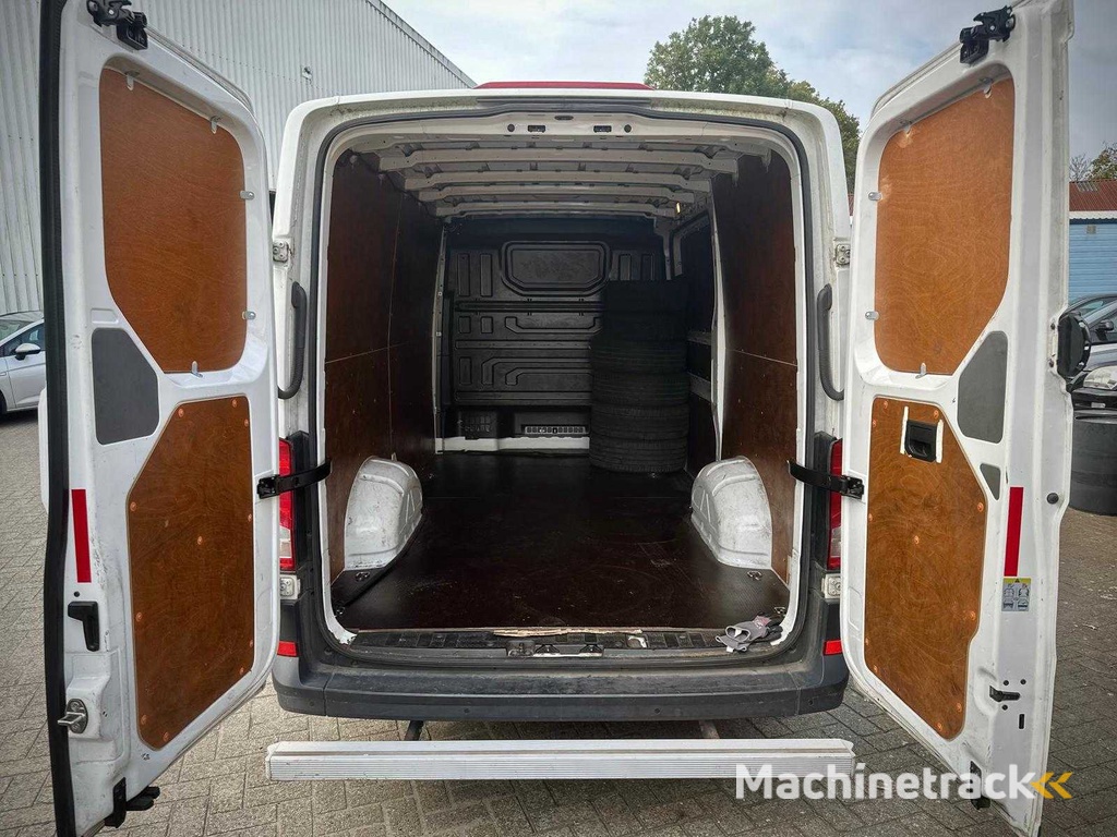Volkswagen Crafter 30 2.0 TDI L3H2 Highline, V-102-VF