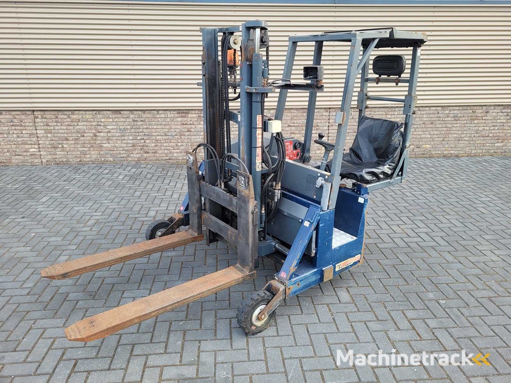 2005 MOFFETT CAGE M1 15.1 Reach truck