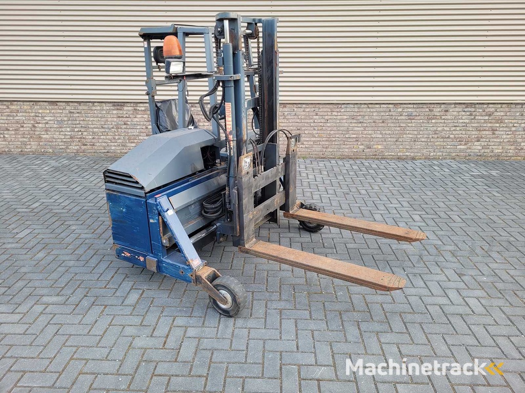 2005 MOFFETT CAGE M1 15.1 Reach truck