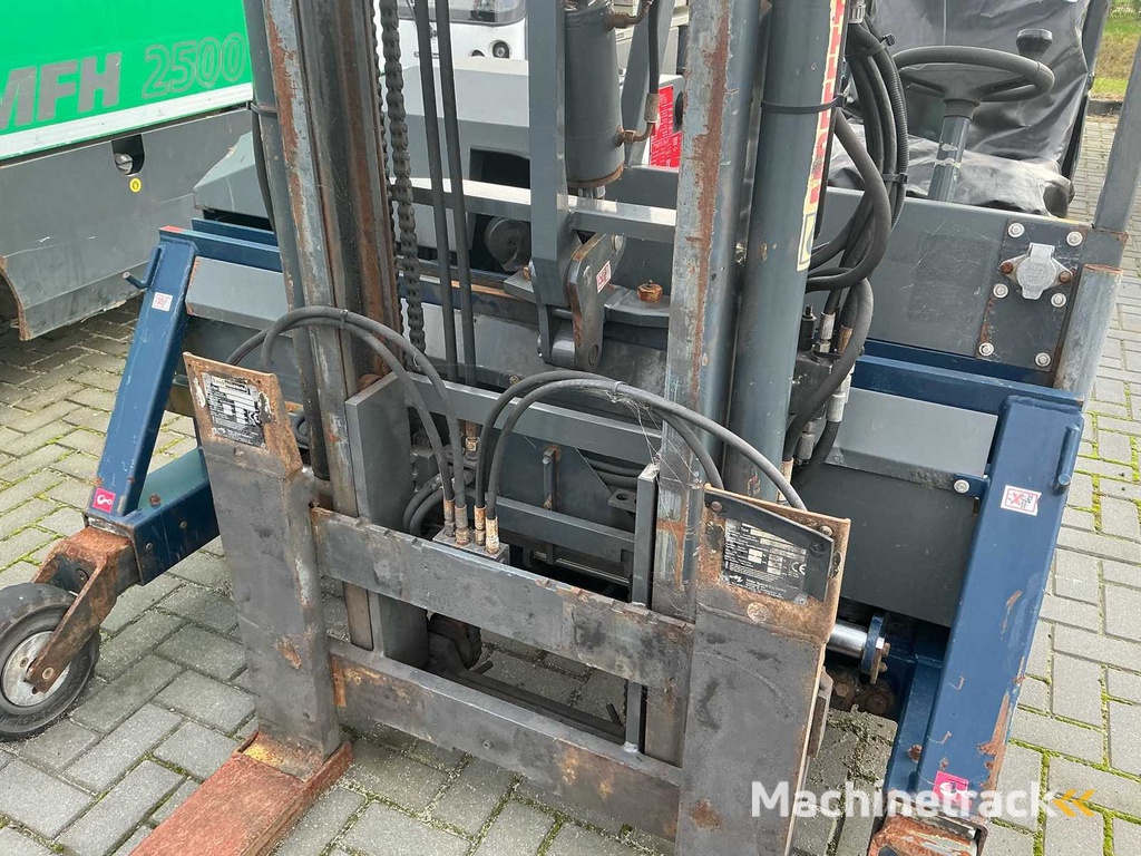 2005 MOFFETT CAGE M1 15.1 Reach truck