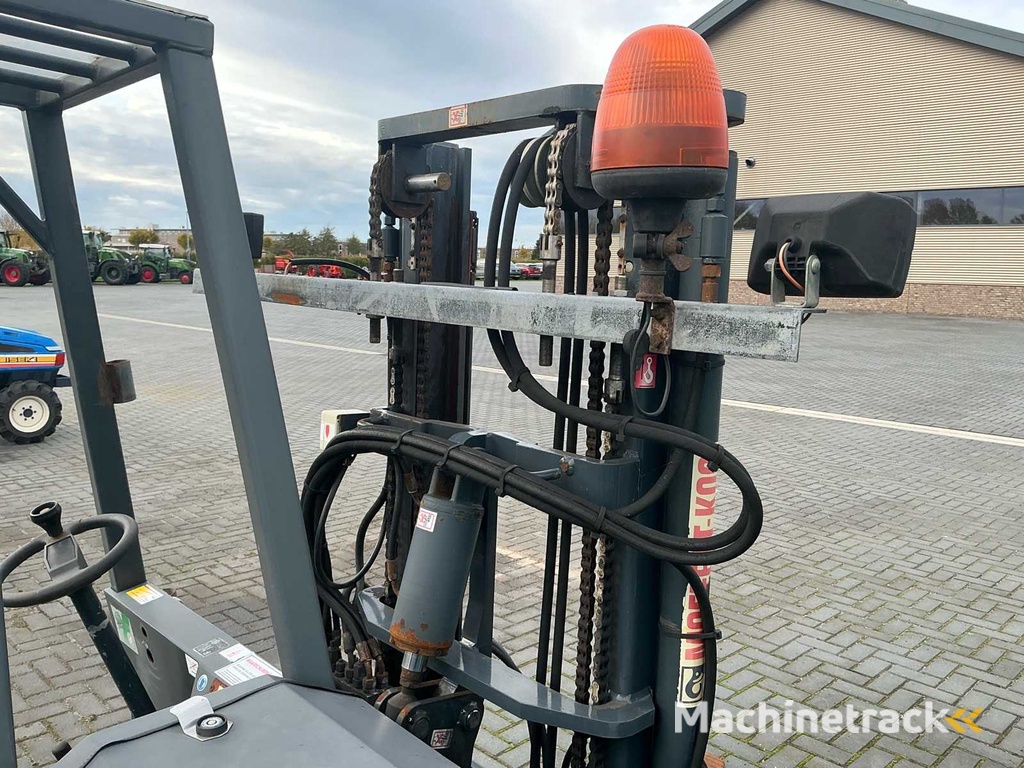 2005 MOFFETT CAGE M1 15.1 Reach truck