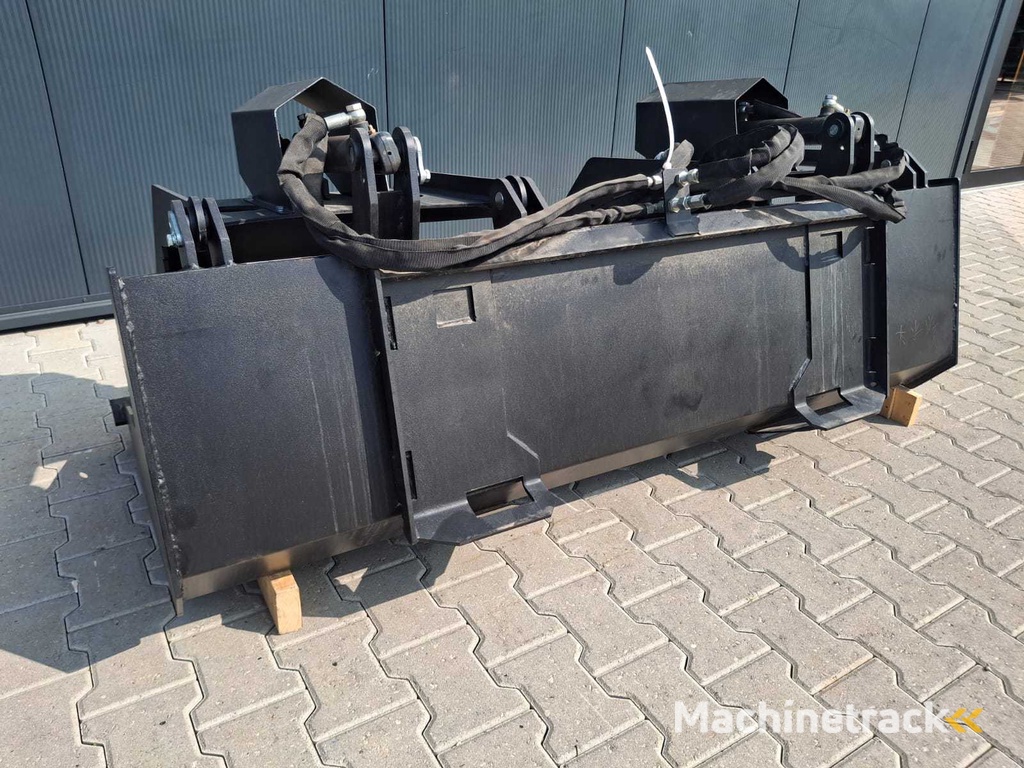 2025 Rhino-cross 72 inch grapple Bucket