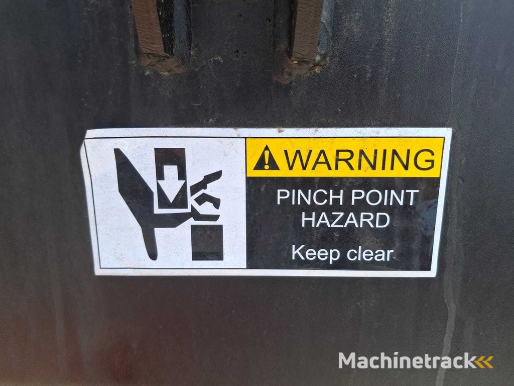 2025 Rhino-cross 72 inch grapple Bucket